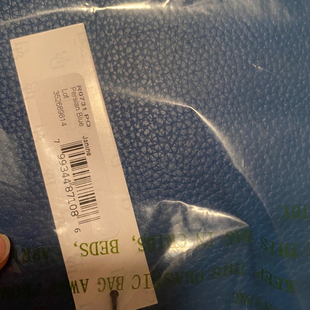 Brand new Dooney & Bourke purse